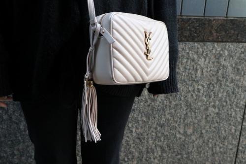 サンローランパリのルーキルティングカメラバッグ