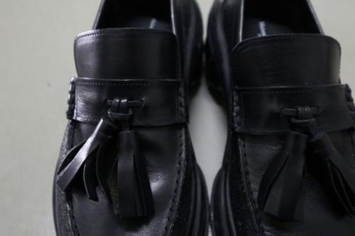 メゾンマルジェラ 22のスプライスドタッセルローファー