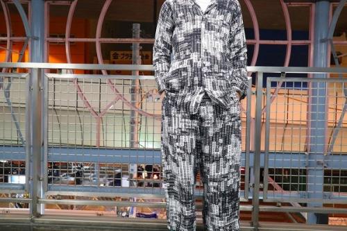 ペイントデザインコートの総柄シャツセットアップ