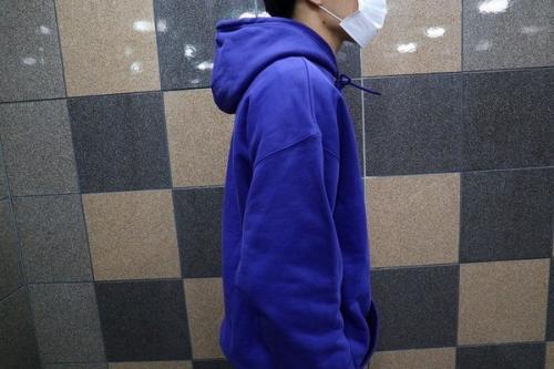 バレンシアガのNew Copylight パーカー