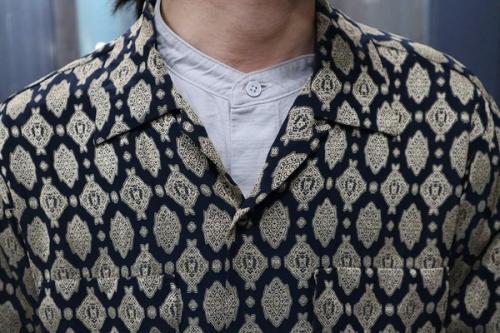 ニードルスのCUT-OFF BOTTOM CLASSIC SHIRT