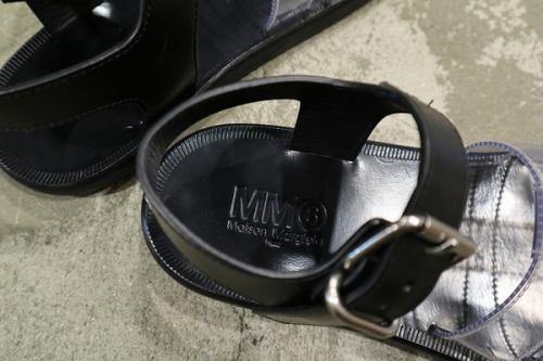 レザー切替クリアサンダルのメゾンマルタンマルジェラ