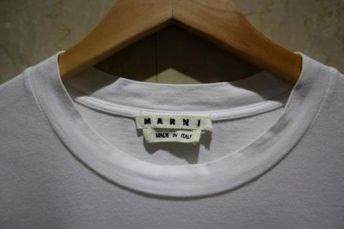 マルニのハンドペイントロゴTシャツ