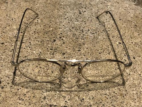 トムブラウンのサングラス