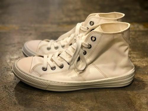 メゾンマルジェラのハイカットスニーカー