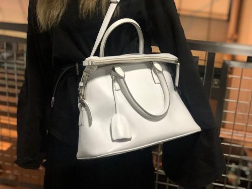 メゾンマルジェラのレザーバッグ