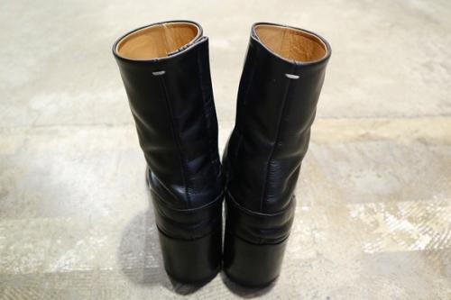 メゾンマルジェラの足袋ブーツ