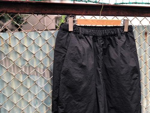 パッカブルのウォレットパンツ