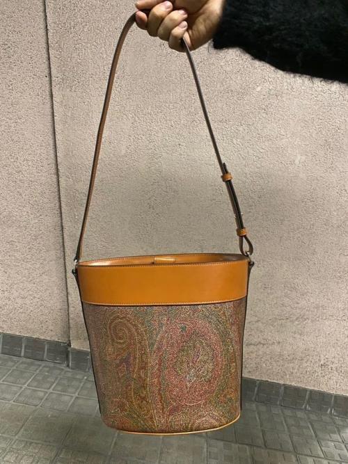 バッグの三軒茶屋