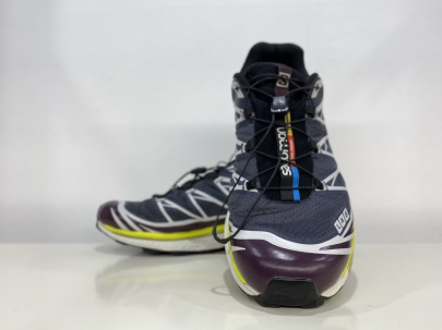 「アウトドアブランドのSALOMON 」