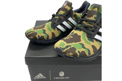 「コラボ・別注アイテムのadidas×BAPE 」