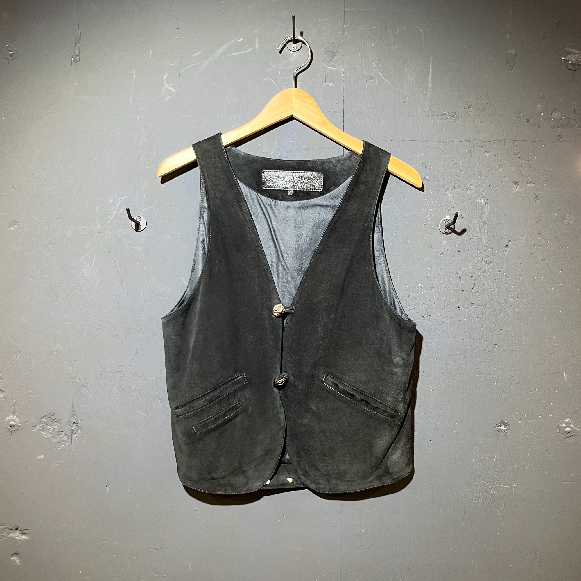 クロムハーツ　最高級スエードジレ（ベスト） 買取強化ブランド CHROME HEARTS/クロムハーツからロスボールボタン