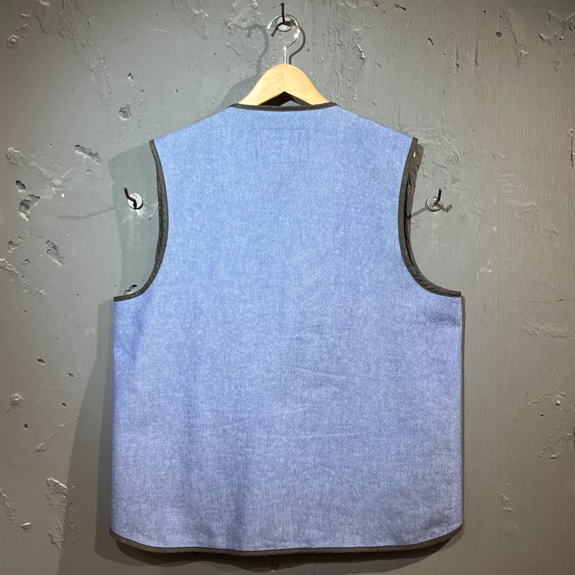 CAMIEL FORTGENS ZIP VEST BISON JEANDENIMベスト