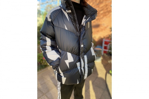 ナイキのフィルダウンジャケット