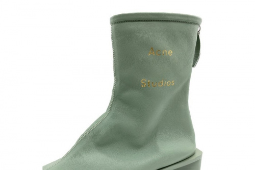 アクネストゥディオズのラムスキンアンクルブーツ