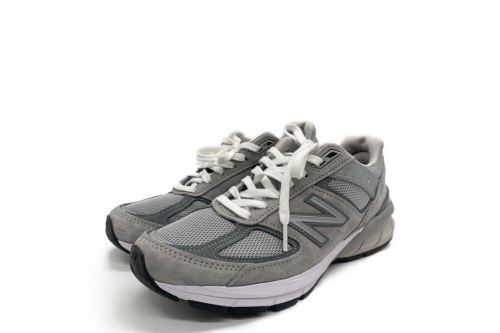 スニーカーのNEW BALANCE