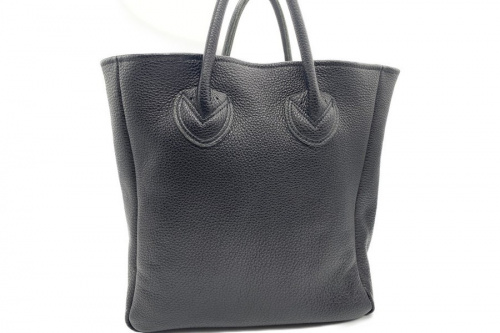 ヤングアンドオルセン ザ ドライグッズストアのエンボスレザートートバッグ