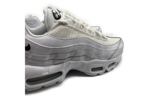 ナイキのAIR MAX 95