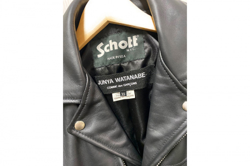 カウレザーダブルライダースジャケットのメンズ