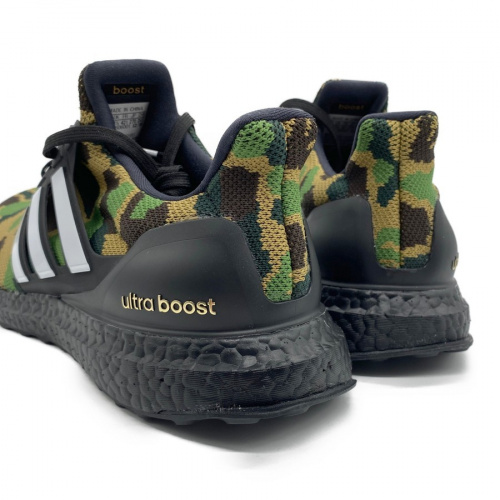 アディダス×ベイプのultra boost BAPEコラボ