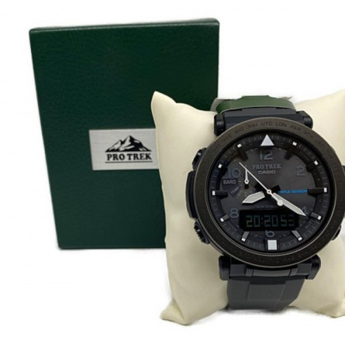 ビジネスアイテムのCASIO PRO TREK