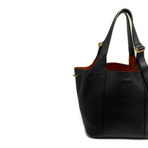 インポートブランドのNINA RICCI