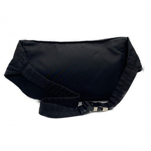 プラダのファニーバッグ