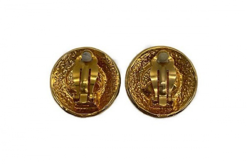 シャネルのラウンドパールイヤリング