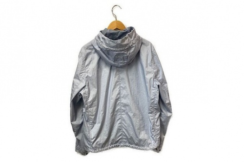 ストーンアイランドのガーメントダイナイロンジップアップ