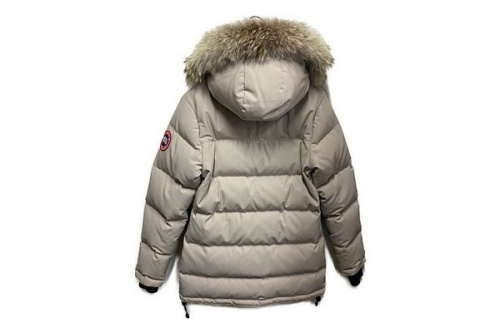 カナダグースのSOLARIS PARKA