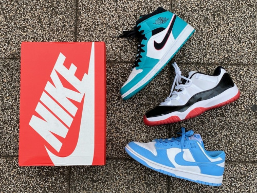 スニーカーのNIKE