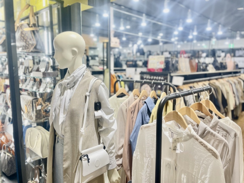 店舗からのお知らせのトレンチコート