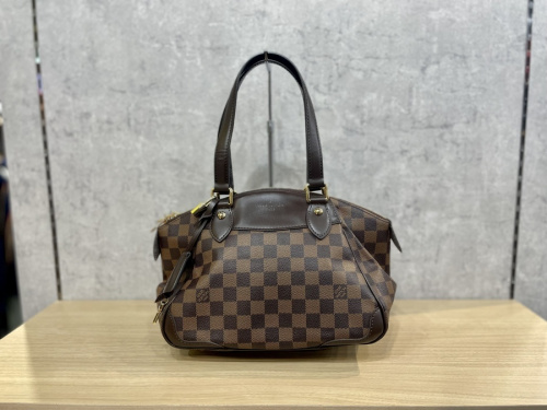 LOUIS VUITTON 　のルイ ヴィトン　