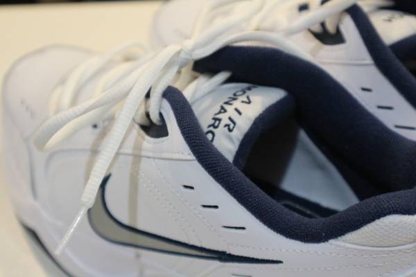 Nike air sales monarch size 13