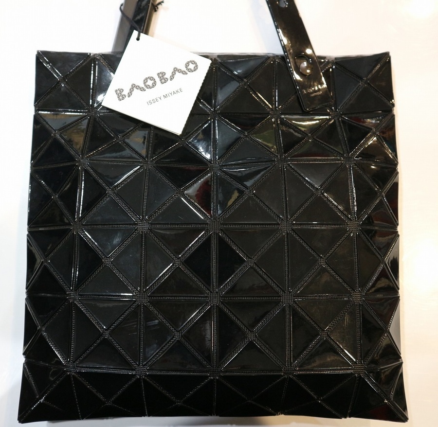 BAOBAO ISSEYMIYAKE/バオバオイッセイミヤケ】定番、6×6トート BAOBAO ISSEYMIYAKE/バオバオイッセイミヤケ】定番、6×6トート