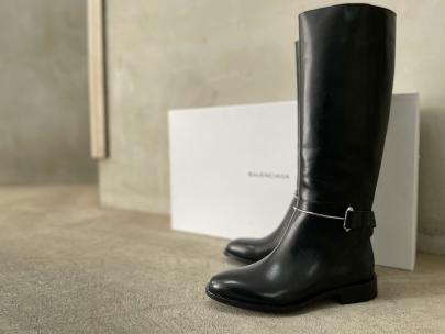 「ラグジュアリーブランドのBALENCIAGA 」