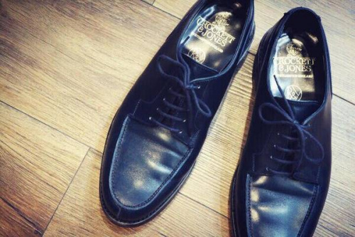 クロケット＆ジョーンズのモールトン