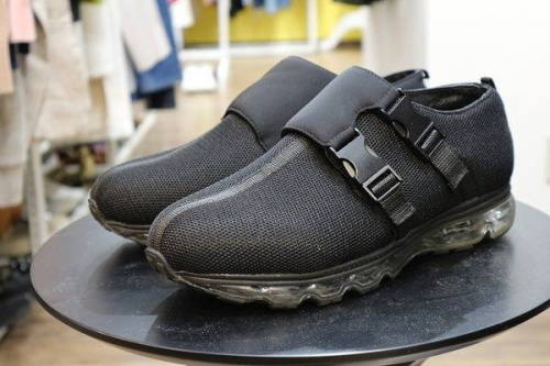 スニーカーの古着