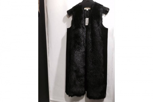 トップスのファー