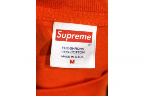 シュプリームの半袖Tシャツ