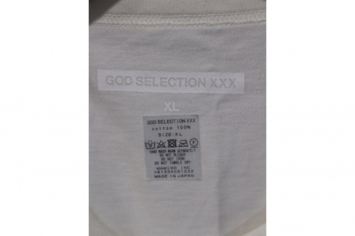ゴットセレクショントリプルエックスのプリントTシャツ