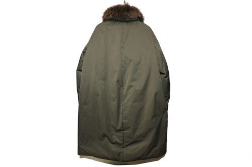 ドゥズィエムクラスのDICROS　ダウンコート