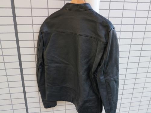 ファクトタムのCOWレザーシングルライダース