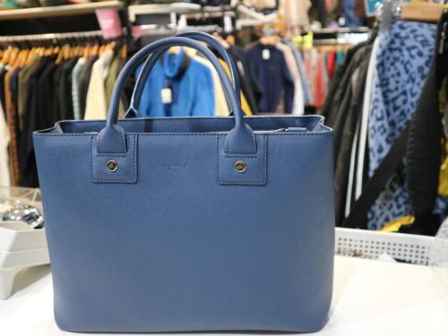 キャリアファッションのagnes　b　voyage