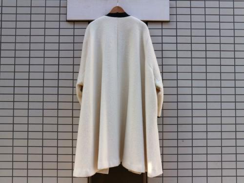 ソフィラのアルパカモヘアパイピングコート