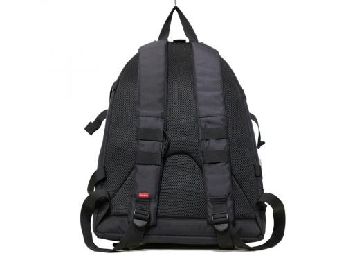 バックパックのSUPREME