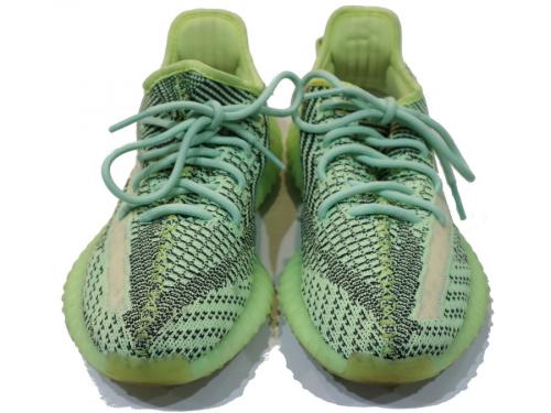 アディダスのYEEZREEL