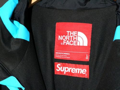 Arc Logo Mountain Parkaのトレファクスタイル江古田店