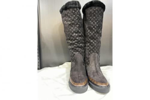 LOUIS VUITTON 　のルイ ヴィトン　