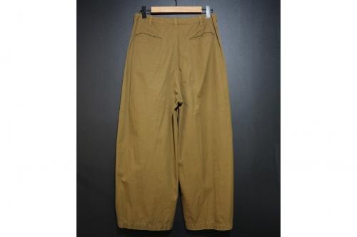 ニードルスのヒザデルパンツ